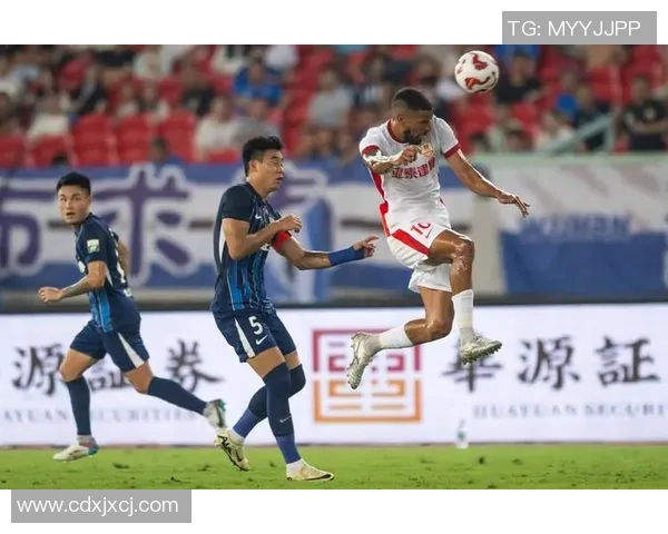 北京足球队战术变革引发热议球迷与专家共同探讨未来发展方向 北京足球队战术变革引发热议球迷与专家共同探讨未来发展方向