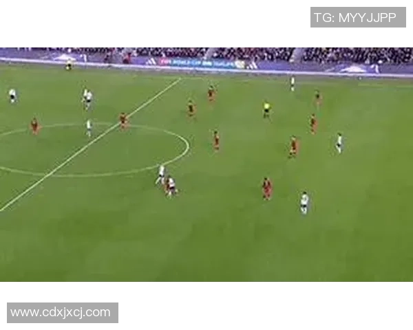 足球录音揭秘赛场背后的故事与激情瞬间分享